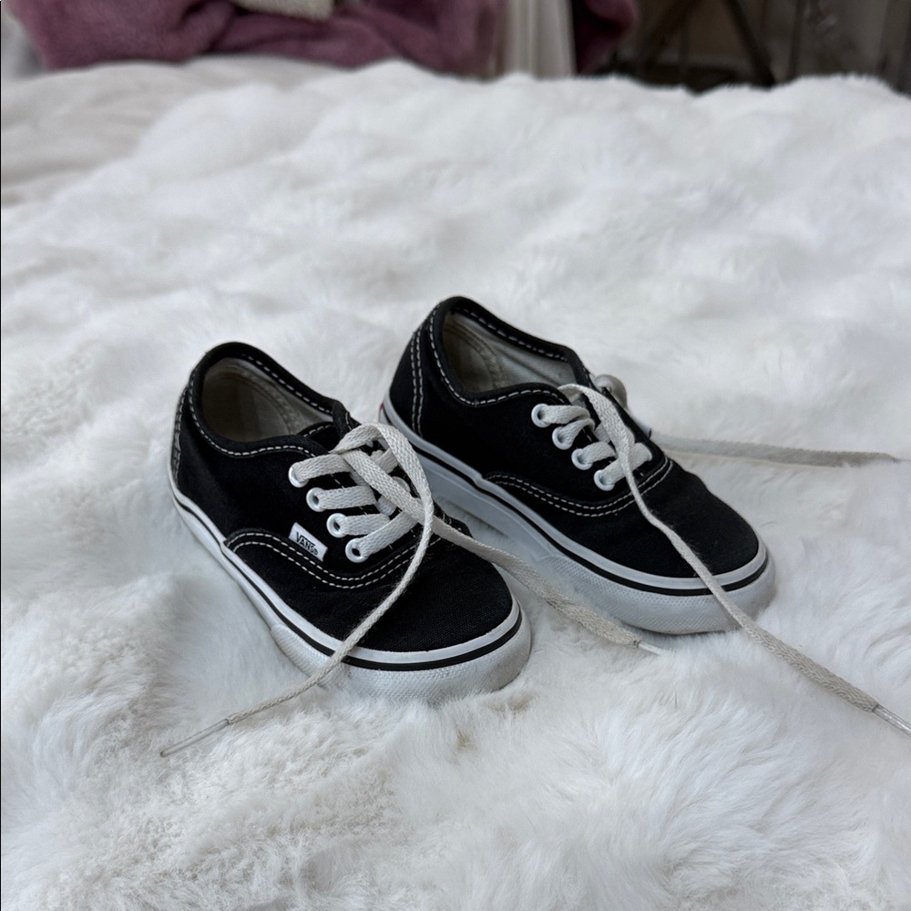 Vans Kids Shoes in Black and White